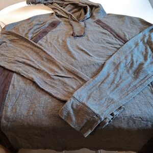Rock & Republic Gray & Black Long Sleeve Pullover Hooded Top